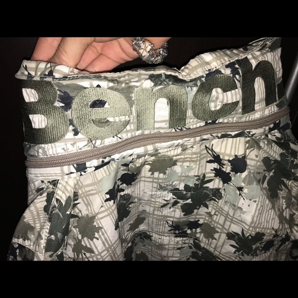 BENCH windbreaker in size small - Picture 3 of 3